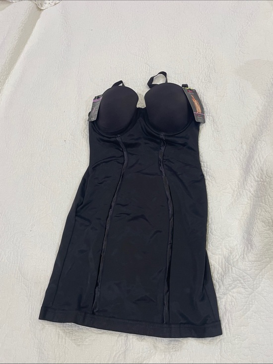 Maidenform Other - Maidenform Black Removable Straps Shaping Slip with Molded Cups